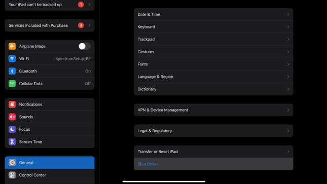 لقطة شاشة لكيفية إيقاف تشغيل iPad في الإعدادات