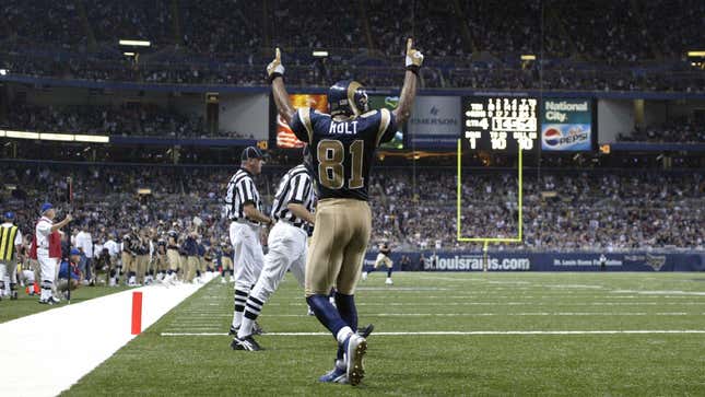 Image for article titled Julius Peppers, Antonio Gates, and the 15 Finalists for the 2024 Hall of Fame