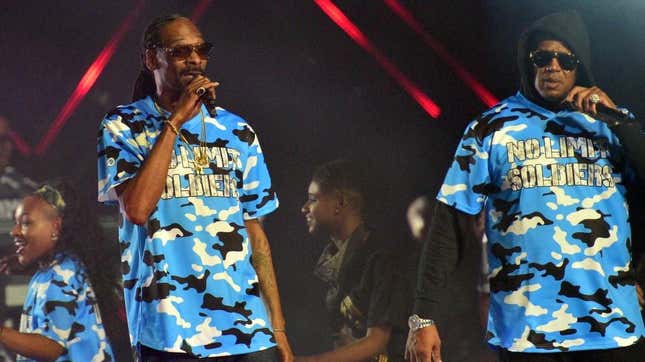 Image for article titled Snoop Dogg and Master P Are Now Beefing With Walmart, Over Cereal?