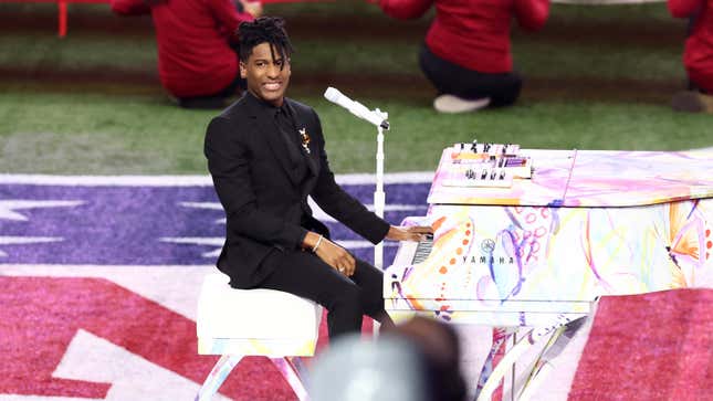 Image for article titled Jon Batiste&#39;s Tribute To His Wife During Super Bowl National Anthem Performance Will Make You Emotional