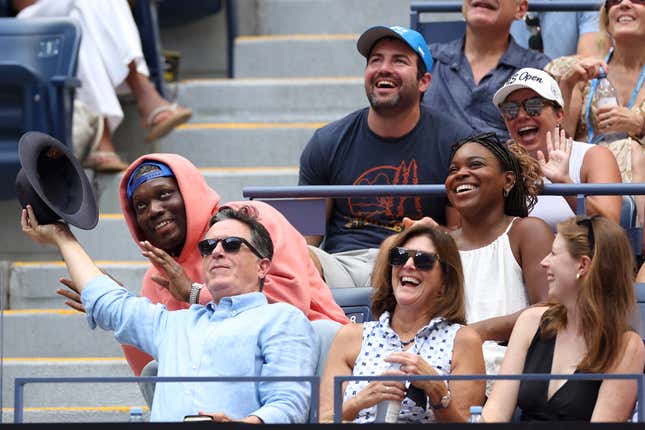 Bild für Artikel mit dem Titel Serena Williams, Kerry Washington und andere schwarze Promis sehen bei den US Open 2024 fantastisch aus