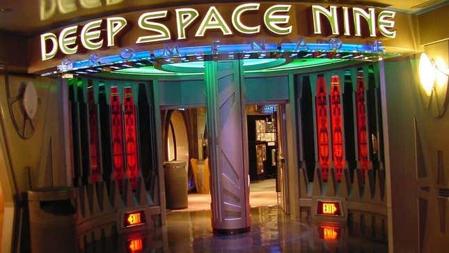 Image for article titled Looking Back at When Star Trek Made Its Own Galaxy&#39;s Edge