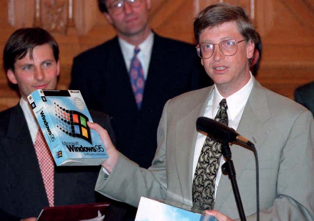 Image for article titled Photos: Scenes from the worldwide frenzy of Microsoft’s Windows 95 release