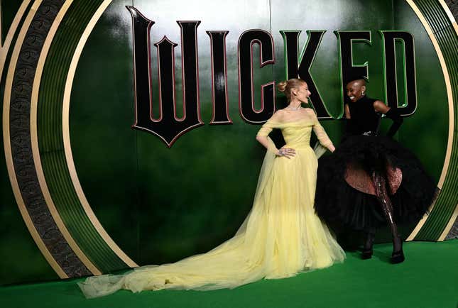 Image de l'article intitulé Cynthia Erivo et Ariana Grande parlent enfin de cette étrange proximité qu’elles ont éprouvée lors de la promotion de « Wicked »