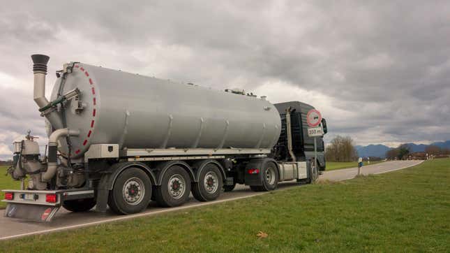 Petrolero que transporta leche en Baviera, Alemania en 2023