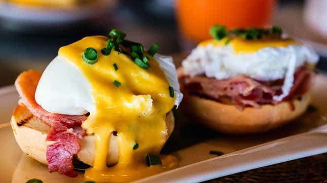 Eggs benedict