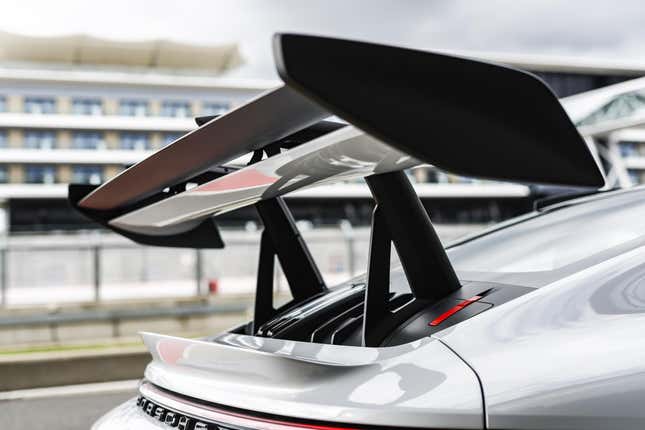 Image for article titled Every Ridiculous High-Tech Feature on the 2023 Porsche 911 GT3 RS