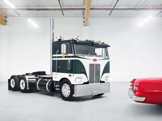 Image for article titled Fashion Photographer Captures the Most Beautiful Big-Rigs on Earth