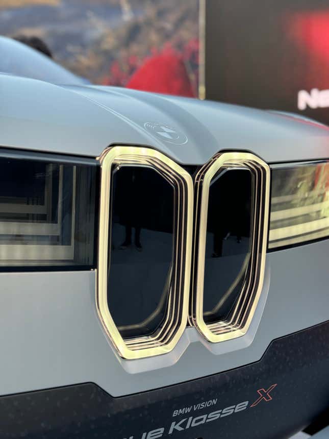 Front grille of the BMW Vision Neue Klasse X concept