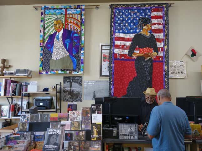 Image for article titled Quartzy: the brick-and-mortar edition