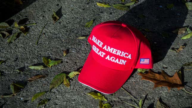 Image for article titled Florida Police Handed Out A Traffic Fine Link That Was Actually A MAGA Merch Store