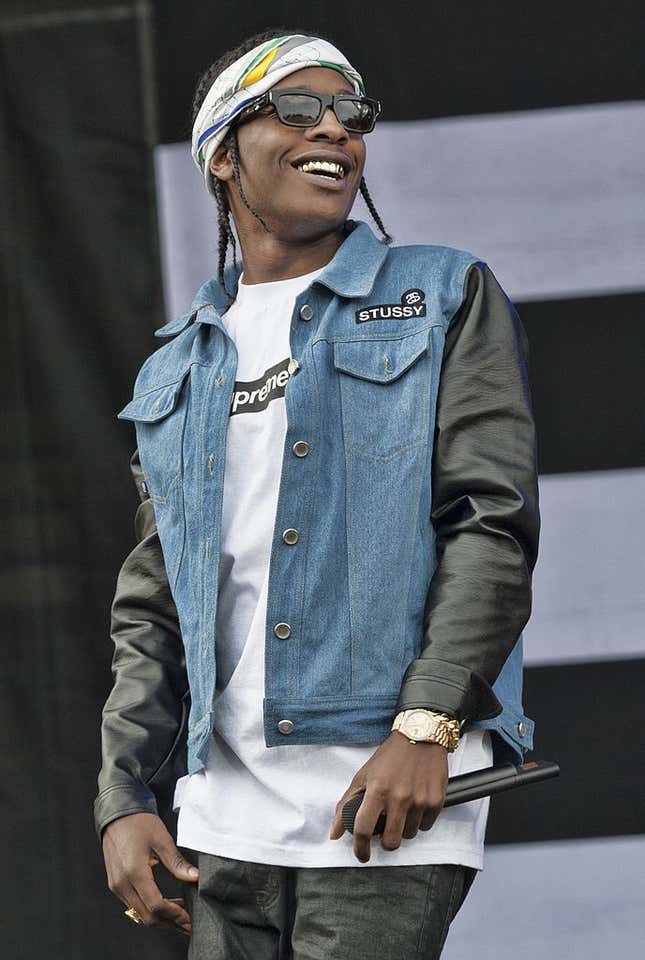 Bild für Artikel mit dem Titel Diese Outfits beweisen, dass A$AP Rocky der stylischste Mann im Hip-Hop ist