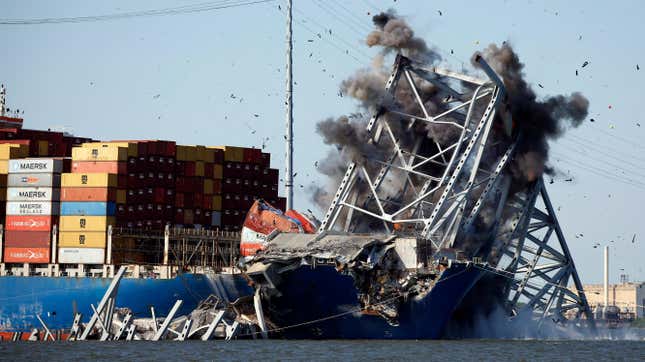 Image for article titled 21 crew members are still stuck aboard the ship that hit the Baltimore bridge