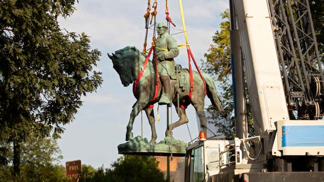 Image for article titled Good Riddance: Robert E. Lee Statue Has Finally Been Destroyed and Guess What It Will Become