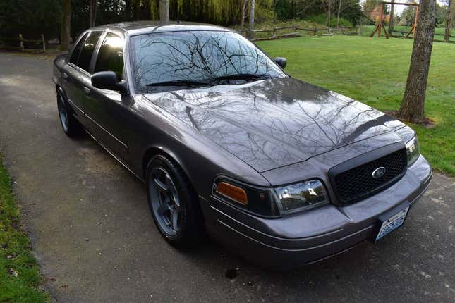 Image for article titled At $9,750, Does This Manual-Swapped 2007 Ford Crown Vic Interceptor Rule?