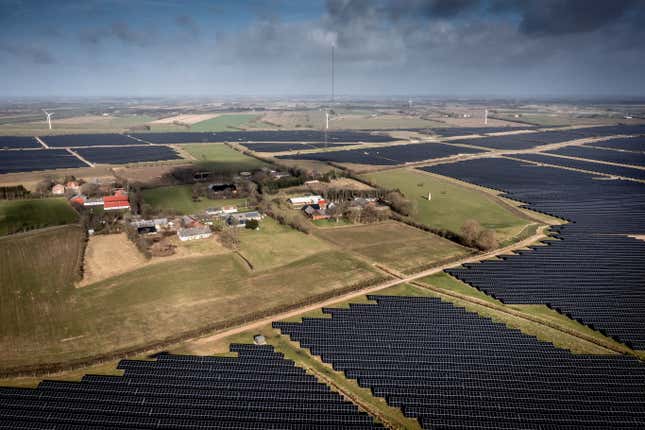 Image for article titled 🌍 Europe is hoarding solar panels