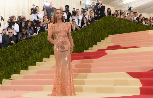 Beyonce Knowles arrives at The Metropolitan Museum of Art Costume Institute Benefit Gala, celebrating the opening of "Manus x Machina: Fashion in an Age of Technology" on Monday, May 2, 2016, in New York. (Photo by Charles Sykes/Invision/AP)