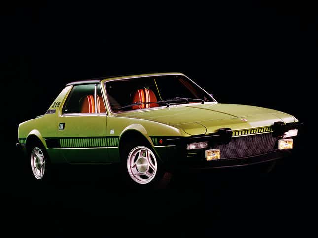 Front 3/4 view of a green Fiat X1/9