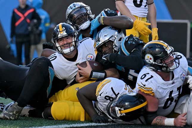 PFF's highest-graded Pittsburgh Steeler on offense was Mitch Trubisky — but they won't tell you that