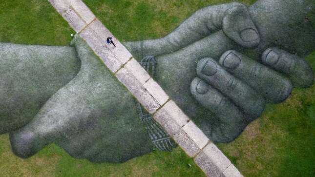 Image for article titled For The Love Of Bad Art Friends