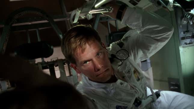 Kevin Bacon got puked on in zero gravity during <i>Apollo 13</i>