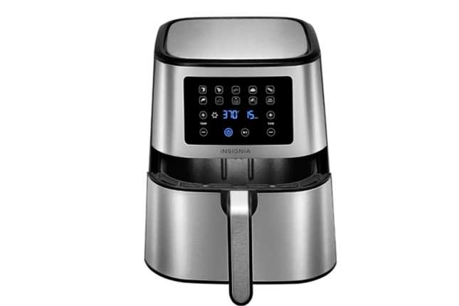 This image provided by Consumer Product Safety Commission shows an Insignia Air Fryer. On Friday, March 15, 2024, Best Buy is recalling more than 287,000 air fryers and air fryer ovens due to an overheating issue that can cause the products’ parts to melt or shatter, posing fire and laceration risks. According to the U.S. Consumer Product Safety Commission, the Insignia-branded air fryer ovens can overheat — and their glass doors can shatter as a result. The air fryers’ handles can also melt or break when overheated. (Consumer Product Safety Commission via AP)