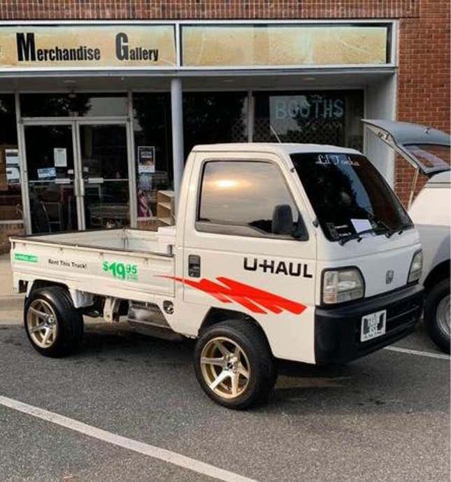 Image de l'article intitulé Daihatsu Mira, Winnebago Flatbed, Chevy Bel Air&amp;#xa0;: les voitures les plus géniales que j’ai trouvées à vendre en ligne