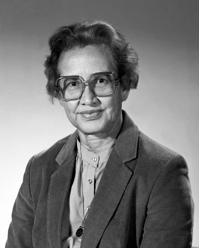 Porträt des NASA-Menschencomputers und afroamerikanischen Mathematikpioniers Katherine Johnson (1918–2020) im NASA Langley Research Center, 1983. Bild mit freundlicher Genehmigung der NASA. 