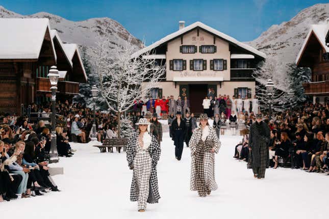 Excellence qualityPenelope Cruz Walks In Karl Lagerfeld's Final Chanel Show  at Paris Fashion Week – The Hollywood Reporter, karl lagerfeld and coco  chanel bag 