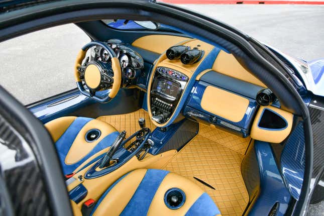 2014 Pagani Huayra Oceano Pacifico