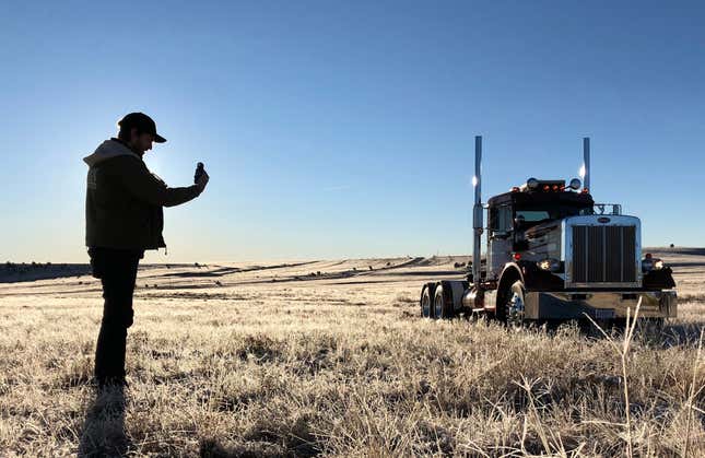 Image for article titled Fashion Photographer Captures the Most Beautiful Big-Rigs on Earth