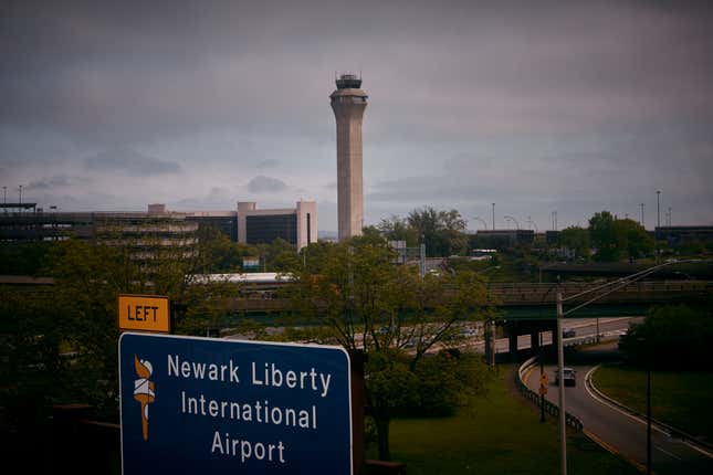 Image for article titled More U.S. airports could face chaos like Newark's meltdown, transportation chief warns