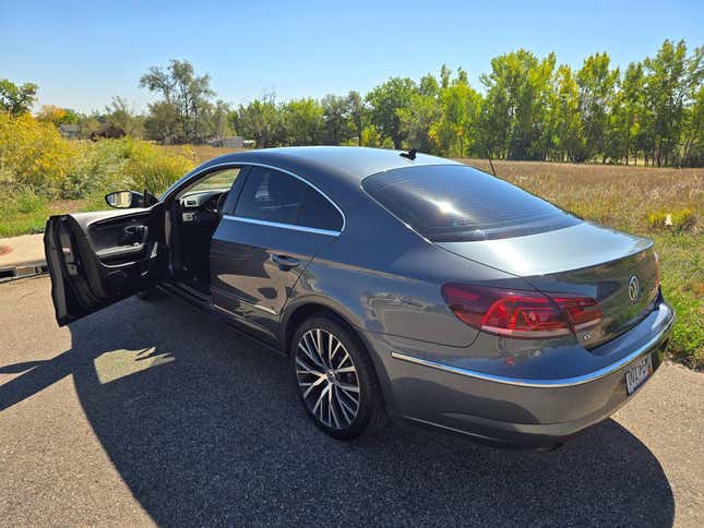 Image for article titled At $14,495, Is This 2014 VW CC VR6 4Motion Executive A C-Suite Deal?