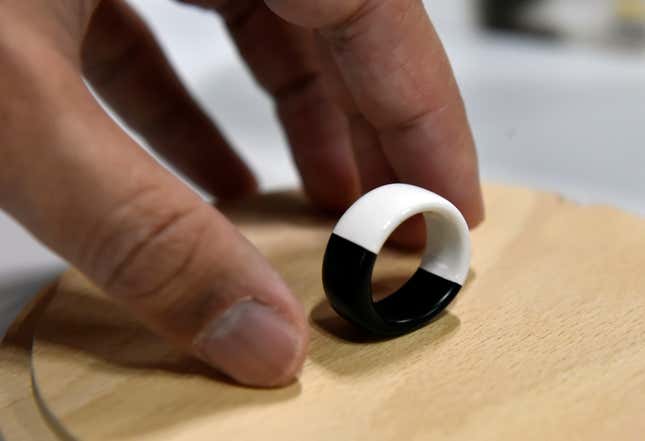 Aeklys smart ring von IKARE auf der CES in Las Vegas, Nevada im 2019