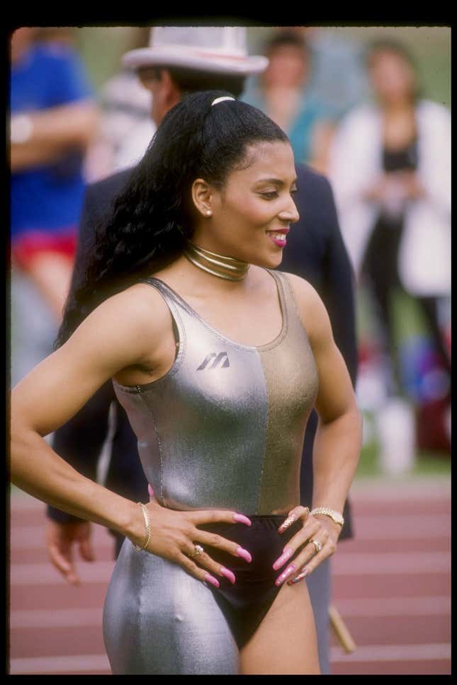 Image de l'article intitulé En mémoire de Florence Griffith-Joyner, la femme la plus rapide du monde