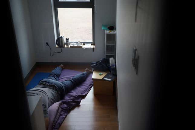 Image for article titled Photos: Overworked South Koreans are finding solace in a fake prison
