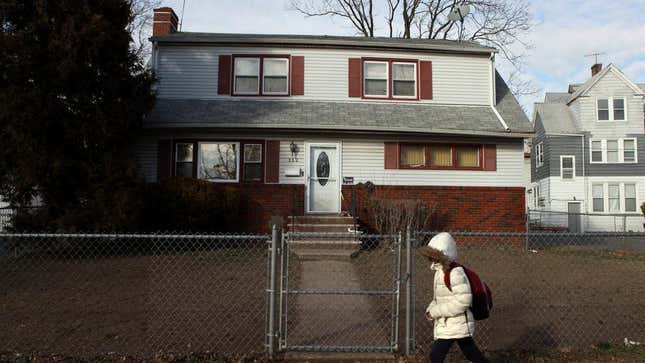 Image for article titled The Childhood Homes Of The Biggest Celebs: From Michael Jackson to Viola Davis