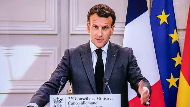 Image for article titled Could Someone French Please Explain This Emmanuel Macron Slapping Incident?