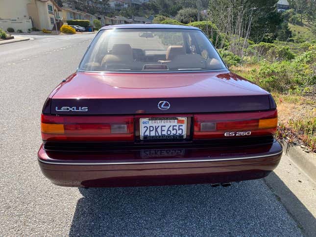 Image for article titled At $12,500, Could This 1990 Lexus ES 250 Drop You Into The Lap Of Luxury?