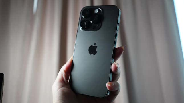 Apple Expands Self-Repair to iPhone 14