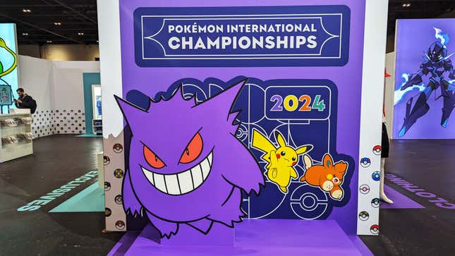 Gengar on the event's main logo, in the Pokémon Center.