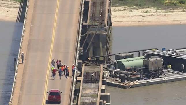 Galveston Bridge collapsed.