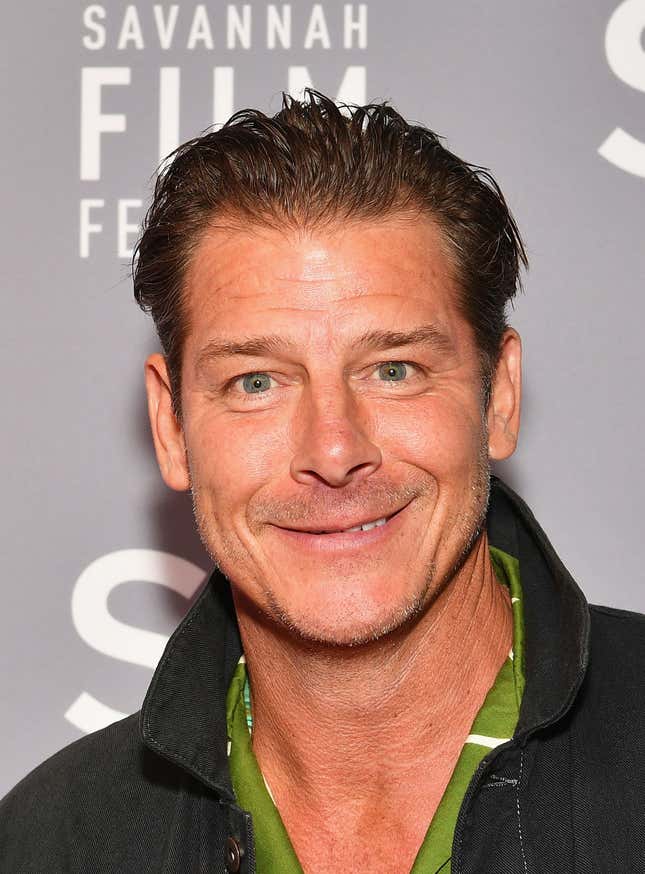 ty pennington carpenter - Discover the Inspiring Career of Ty Pennington: From Carpenter to TV Star - Image 1