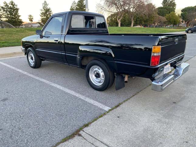 Image for article titled At $6,000, Is This 1988 Toyota Pickup Simply A Steal?