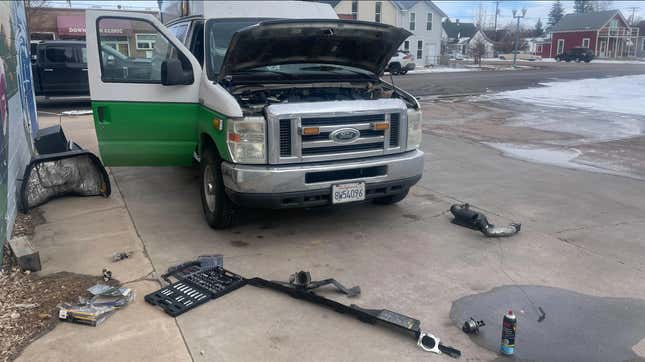 Ford E350 Super Duty sufre una avería