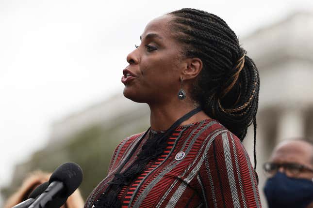 Image for article titled House Passes Iconic Bill Mandating Acceptance of Ethnic Hairstyles