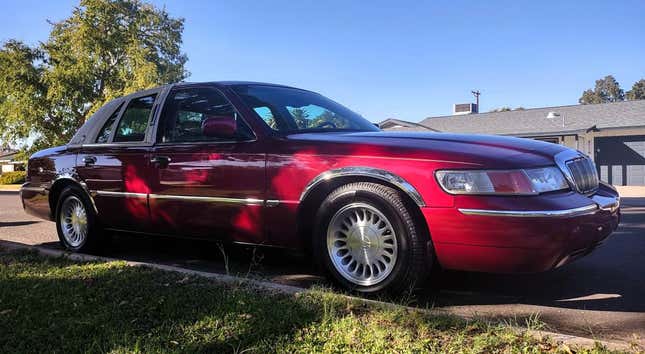 Image for article titled At $9,995, Would You Pimp Your Life In This 2002 Mercury Grand Marquis?