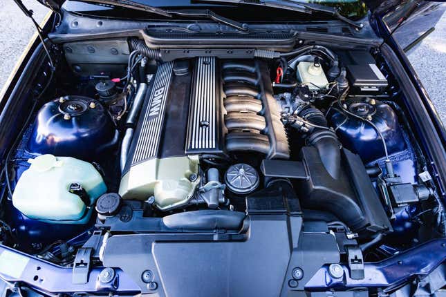 Image for article titled At $9,500, Would You Put Stock In This Amazingly Stock 1995 BMW 325i?