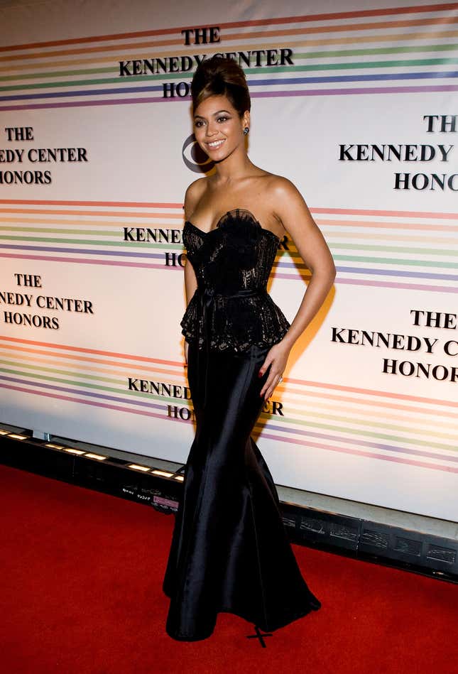 Image for article titled All the Times Beyoncé Slayed the Red Carpet