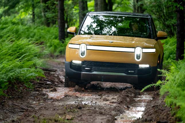 Image for article titled Just a Ton of Photos I Took of the Rivian R1S in the Rainy Catskills